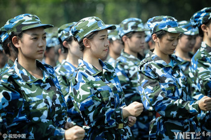 顏值不輸中戲北影 2016年9月6日,中國民航大學新生軍訓正如火如荼地